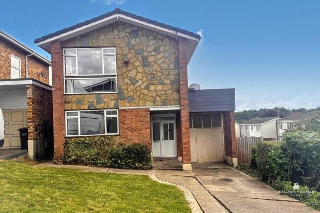 3 bed property, in Hill Road, £425,000