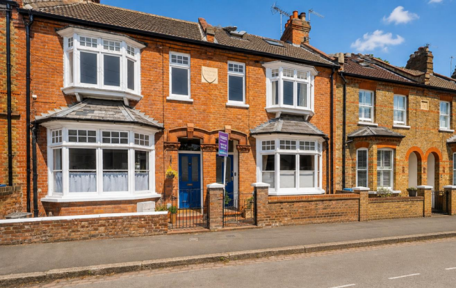 4 bed property, in Beaumont Road, £800,000