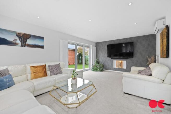 4 bed property, in The Elkins, £800,000
