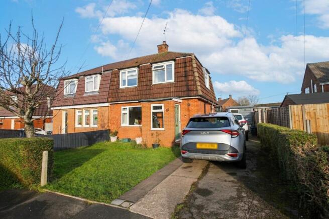 3 bed property, in Park View Avenue, £315,000
