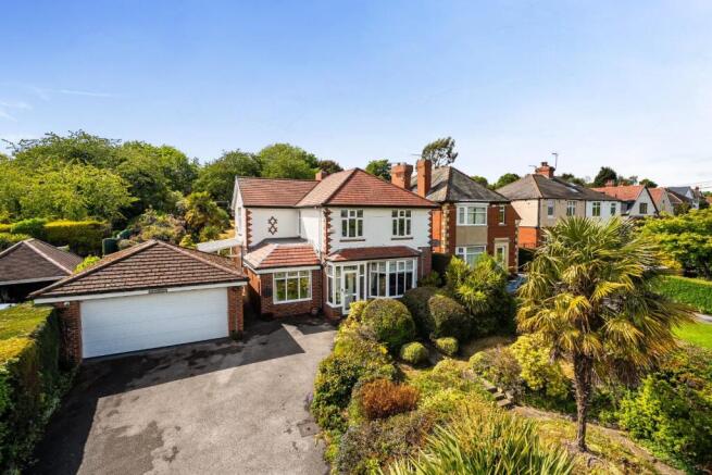 4 bed property, in Halifax Road, £550,000