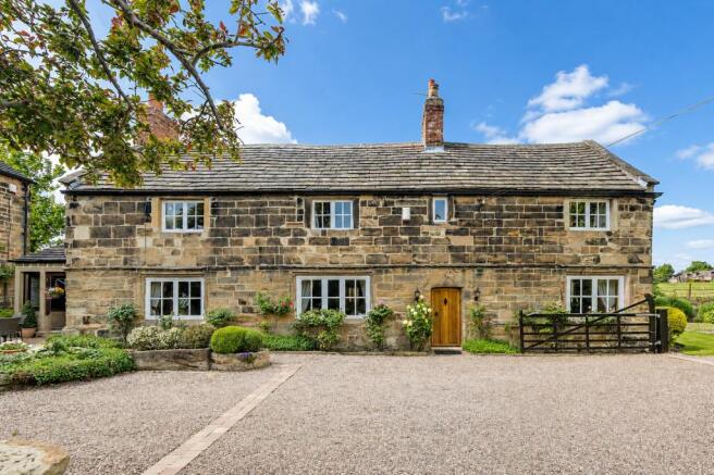 4 bed property, in Rose Farm, £1,000,000