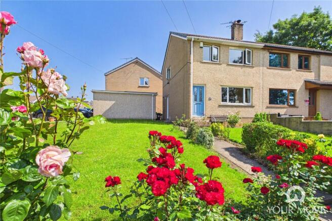 3 bed property, in Moorfield Avenue, £175,000