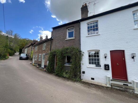 2 bed property, in Malting Lane, £450,000