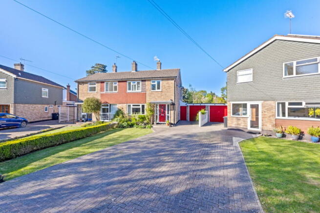 4 bed property, in Burrows Close, £650,000