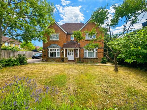 4 bed property, in Lime Trees, £650,000