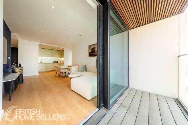 2 bed property, in Cutter Lane, £765,000