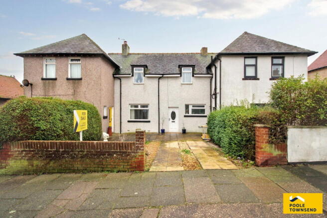 2 bed property, in Southampton Street, £155,000