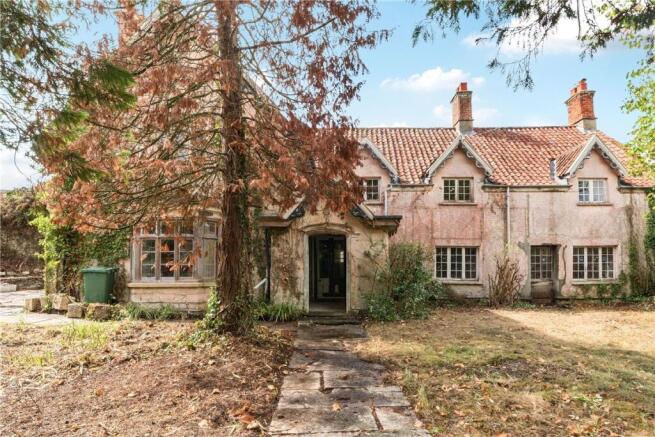 6 bed property, in Lot 1 The Old House, £425,000