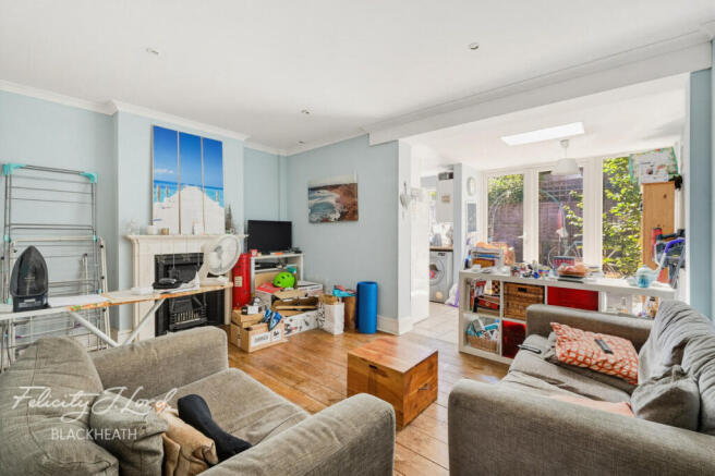 2 bed property, in Lyveden Road, £600,000