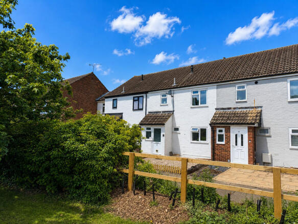 3 bed property, in Hillary Close, £290,000
