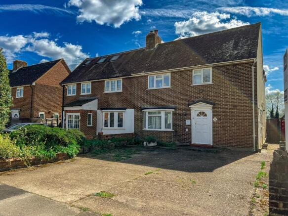 4 bed property, in Island Farm Road, £575,000