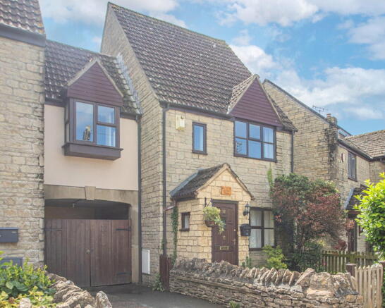 3 bed property, in St Giles Barton, £375,000