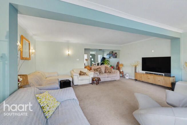5 bed property, in Oakdale, £1,150,000