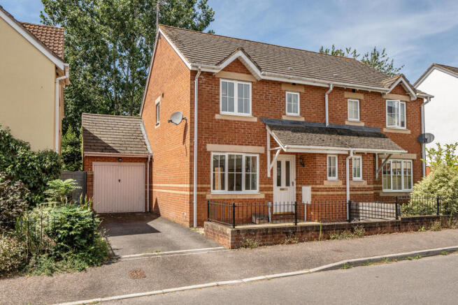 3 bed property, in Cheddon Fitzpaine, £240,000