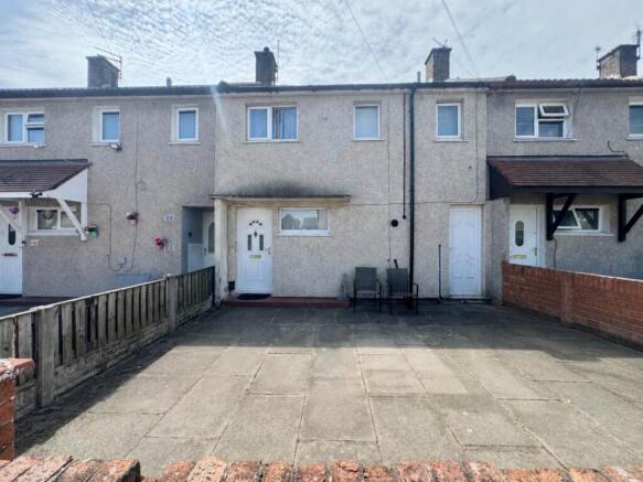 3 bed property, in Delaware Crescent, £130,000