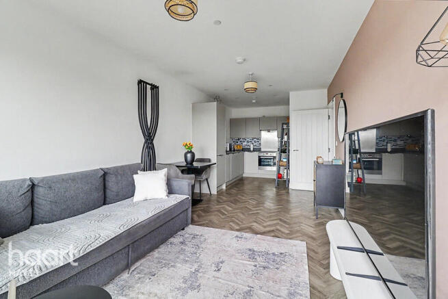 1 bed property, in Blyth Road, £300,000