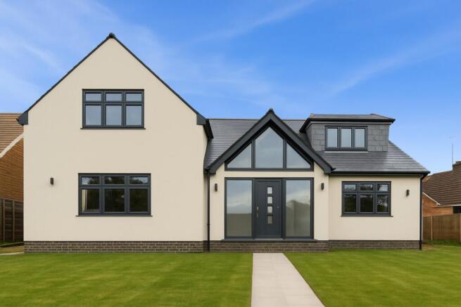 5 bed property, in Marlow Bottom, £1,300,000
