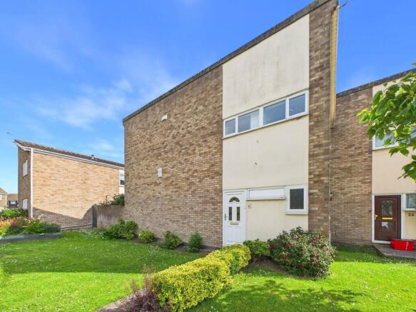 3 bed property, in Clovelly Road, £225,000