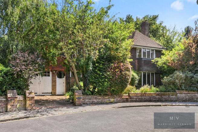 5 bed property, in Witherby Close, £1,150,000