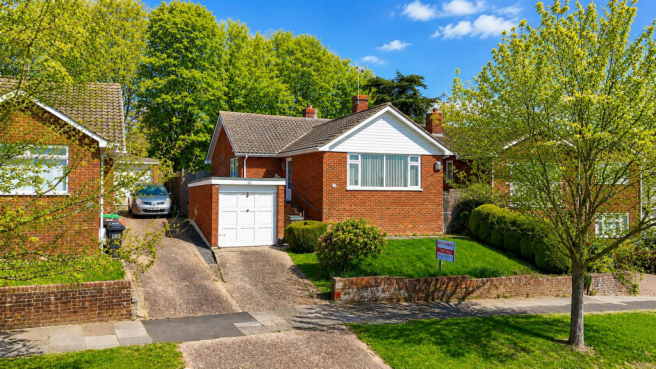 3 bed property, in Park Avenue, £350,000