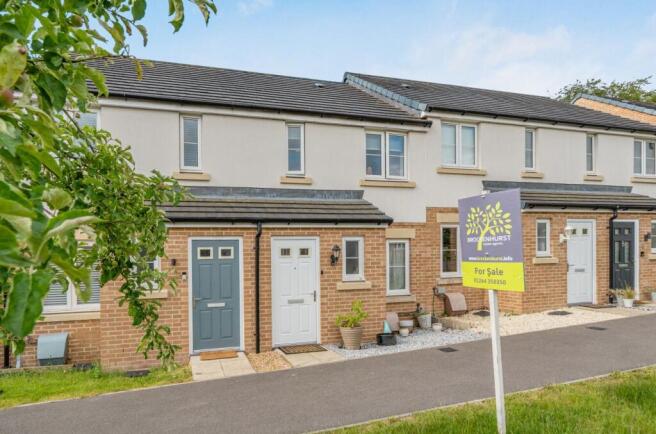 2 bed property, in Halter Way, £285,000