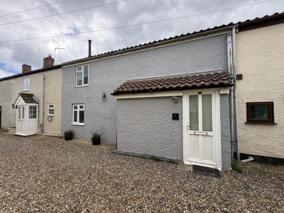 3 bed property, in 8 Newport Cottages, £80,000