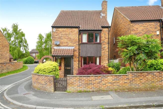 4 bed property, in Binswood Avenue, £470,000