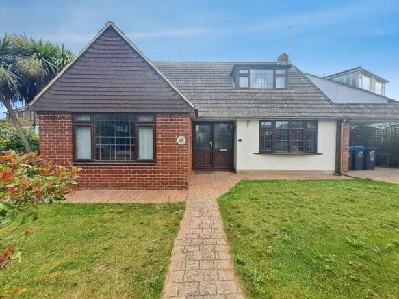 2 bed property, in Jacob Close, £425,000