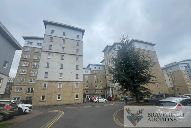 2 bed property, in 37/29, £206,000