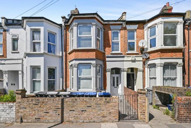 6 bed property, in Nightingale Road, £1,250,000