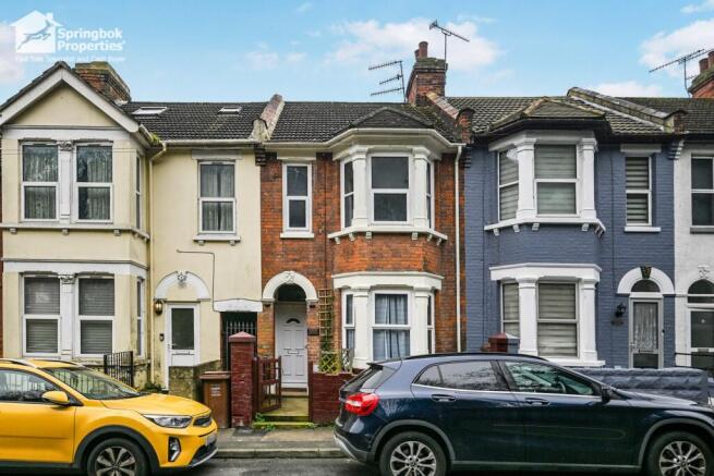 3 bed property, in Boundary Road, £320,000