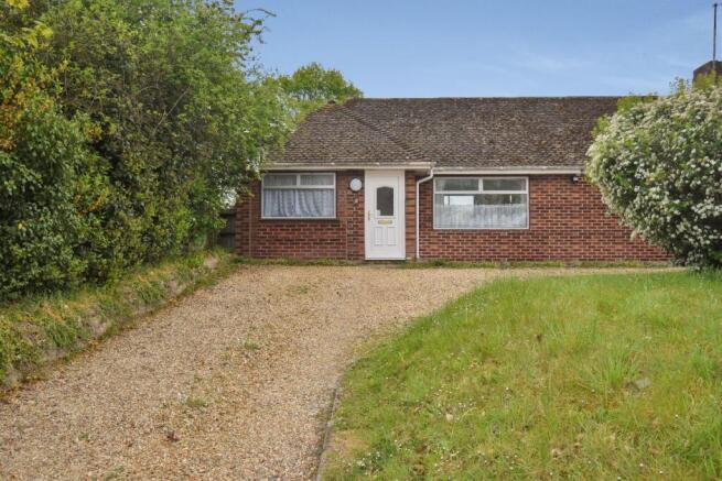 2 bed property, in High Street, £275,000