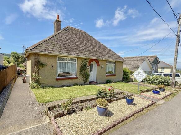 2 bed property, in Clevelands Road, £250,000