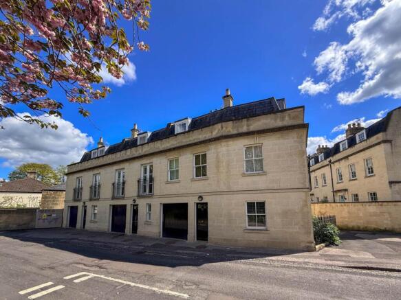 3 bed property, in St Johns Road, £790,000