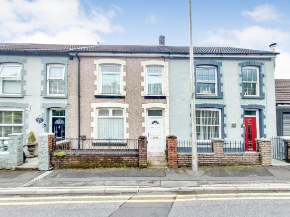 3 bed property, in Howard Street, £95,000