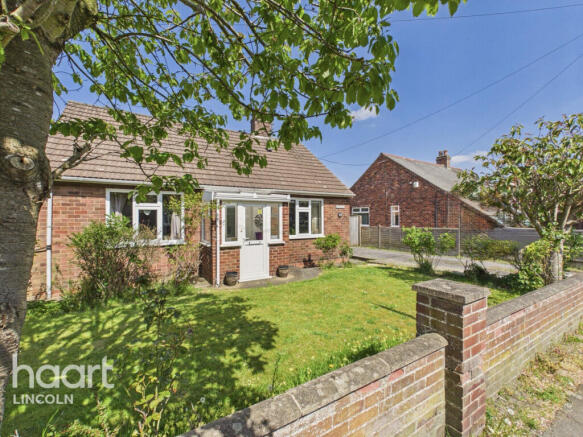 2 bed property, in Lammas Leas Road, £160,000