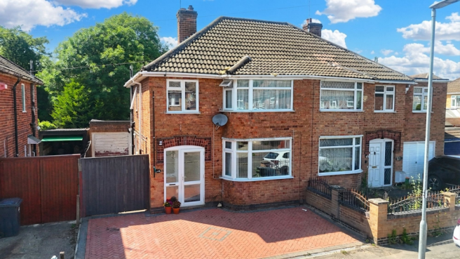 3 bed property, in Staplehurst Avenue, £260,000