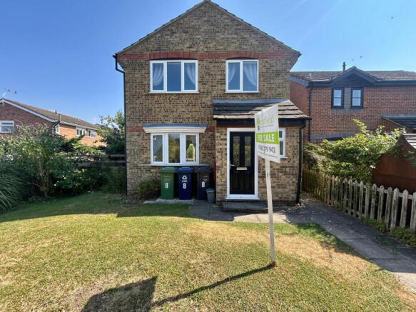 3 bed property, in Alnwick Court, £400,000