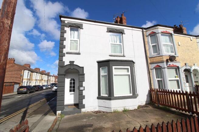 4 bed property, in Westcott Street, £165,000