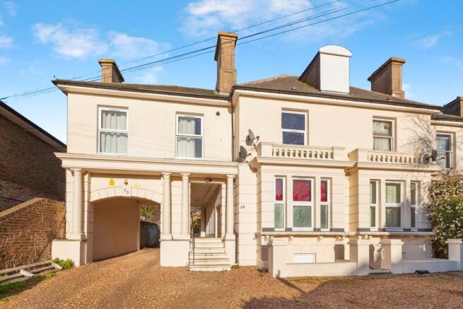 1 bed property, in Sussex Place, £225,000