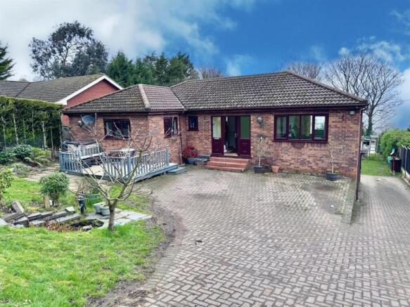 5 bed property, in Pen y Bryn Road, £549,500