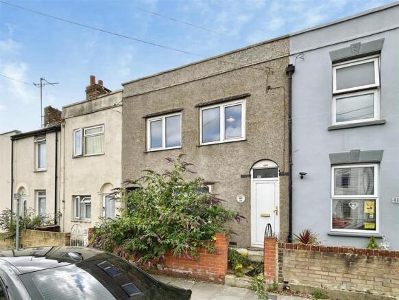 3 bed property, in Saunders Street, £160,000