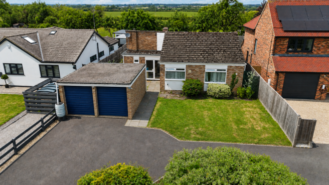 3 bed property, in Horton Road, £560,000