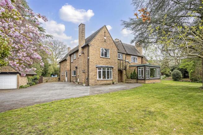 5 bed property, in Noverton Lane, £1,300,000