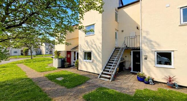 2 bed property, in Glan Gors, £69,950