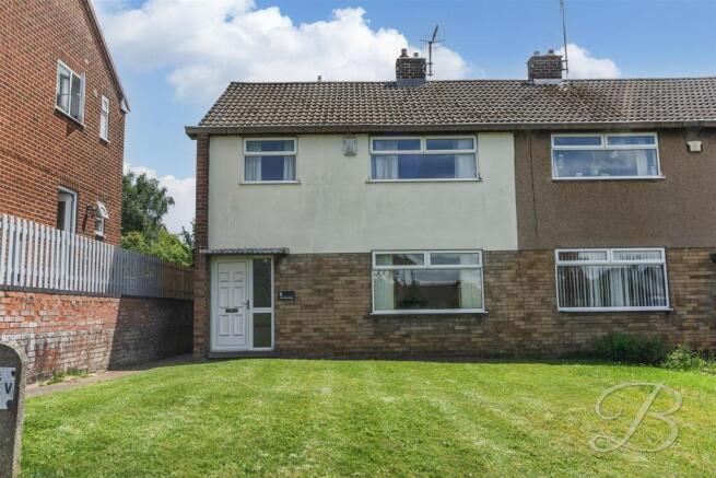 3 bed property, in Carr Vale Road, £170,000