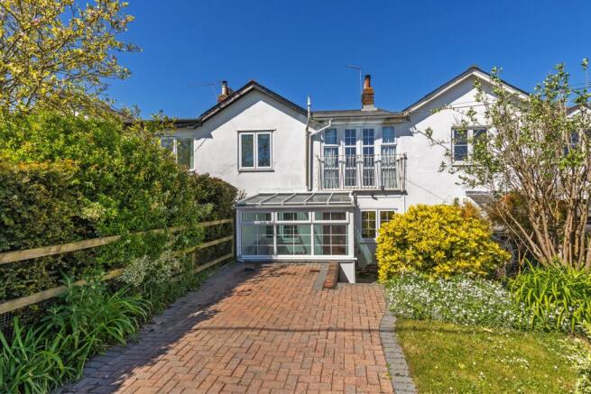 3 bed property, in Overton Road, £450,000
