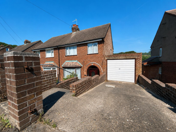3 bed property, in Hawkins Drive, £220,000