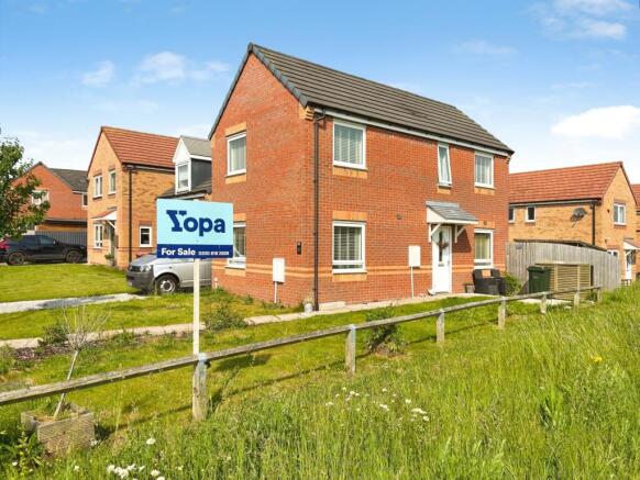 3 bed property, in Thomas Hill Grove, £190,000